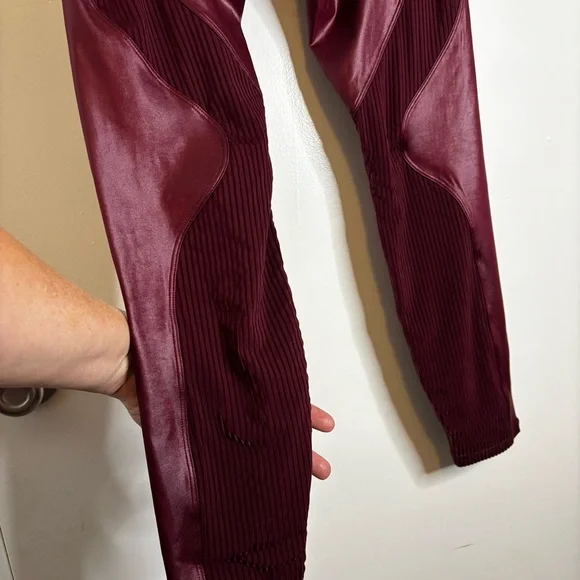 Fabletics Motion365+ Contour High-Waisted Legging in Merlot - Picture 11 of 16